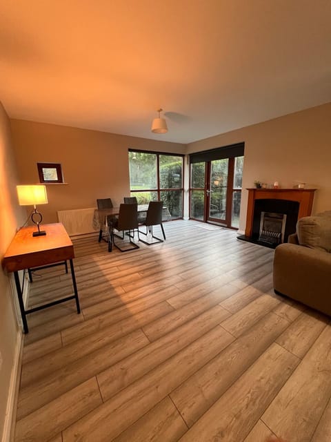 Communal lounge/ TV room, Seating area, Dining area, fireplace