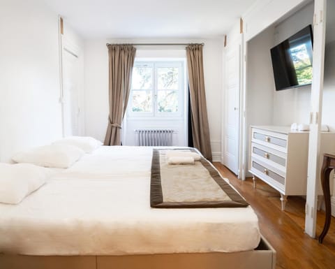 TV and multimedia, Photo of the whole room