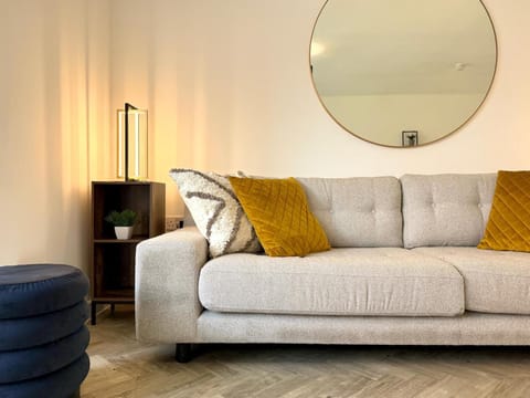 NEW Build Parking Wifi Contractors House in Wellingborough