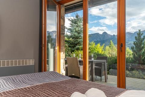Bed, Day, Natural landscape, View (from property/room), Balcony/Terrace, Photo of the whole room, Bedroom, Mountain view