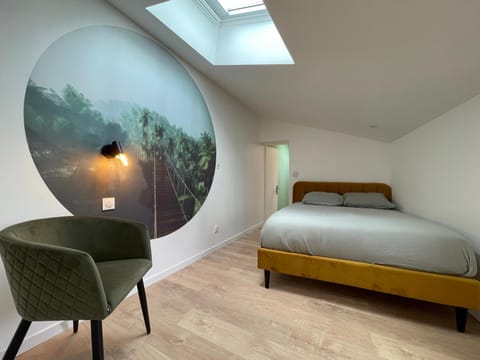Bed, Night, Photo of the whole room, Bedroom