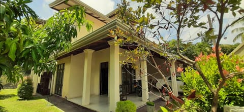 Property building, Day, Garden, Garden view