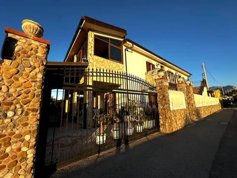 Property building, Day, Street view