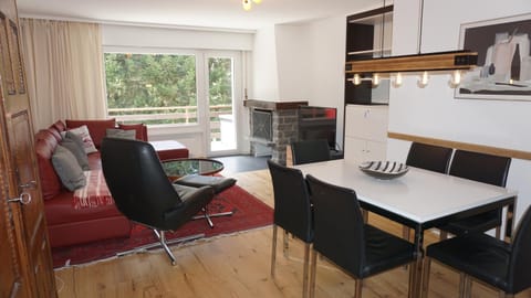 TV and multimedia, Living room, Dining area, minibar