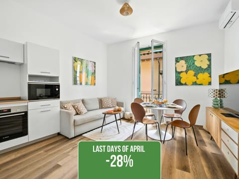 Kitchen or kitchenette, Living room, Seating area, Dining area, oven, pet friendly, stove