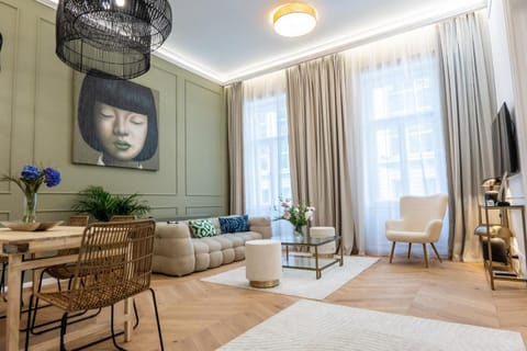 TV and multimedia, Living room, air conditioner, air conditioner