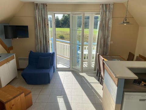 TV and multimedia, View (from property/room), Balcony/Terrace, Living room, Seating area, Dining area