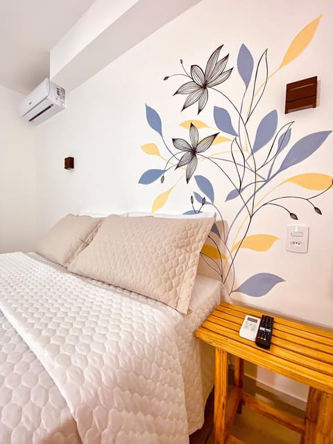 Bed, Photo of the whole room, Bedroom, air conditioner