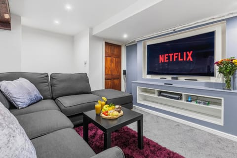 Communal lounge/ TV room, TV and multimedia