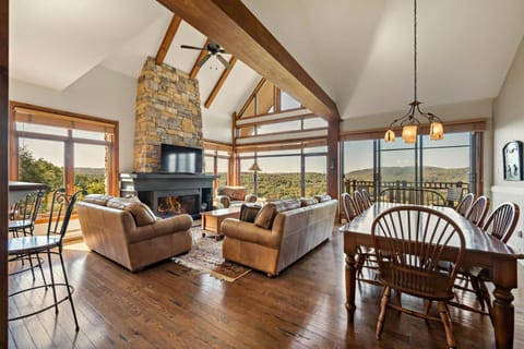 View (from property/room), Living room, Dining area