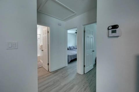 Relaxing Pool Side Home Near IMG House in Palmetto