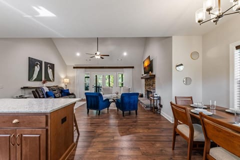 Calm Retreat House in Union County