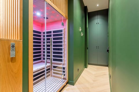 L'Exclusif Spa Suites Prestige Lyon Croix-Rousse Love hotel in Caluire-et-Cuire