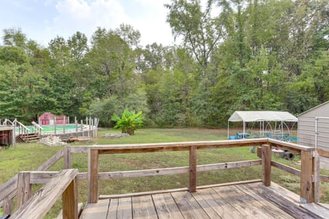 3 Mi to Dtwn Pet-Friendly Farm Retreat in Paris! House in Tennessee