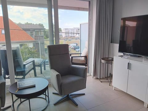 TV and multimedia, Balcony/Terrace, Seating area