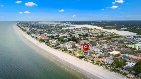 Luxury Family Beachfront Oasis Pool Spa and Views House in Indian Rocks Beach