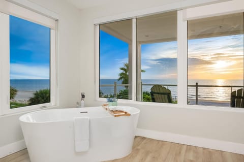Luxury Family Beachfront Oasis Pool Spa and Views House in Indian Rocks Beach