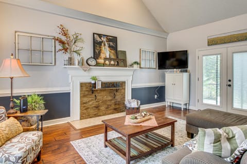 3 Mi to Marina Quiet Getaway with Deck in Lexington House in South Carolina