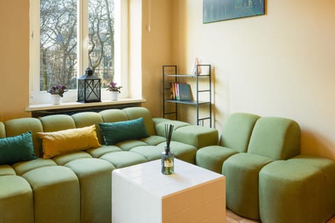 Communal lounge/ TV room, TV and multimedia, Living room, Seating area