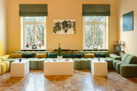 Communal lounge/ TV room, TV and multimedia, Living room, Seating area