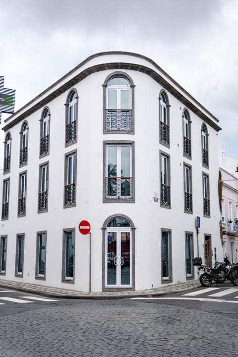 Property building, Location