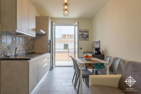 Kitchen or kitchenette, Living room, Seating area, Dining area, dishwasher, oven, stove