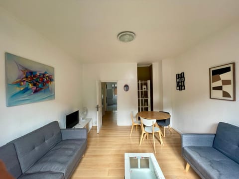 Tour Eiffel Croix Nivert Paris Apartment in Paris