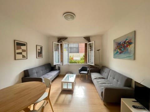 Communal lounge/ TV room, Living room, Seating area