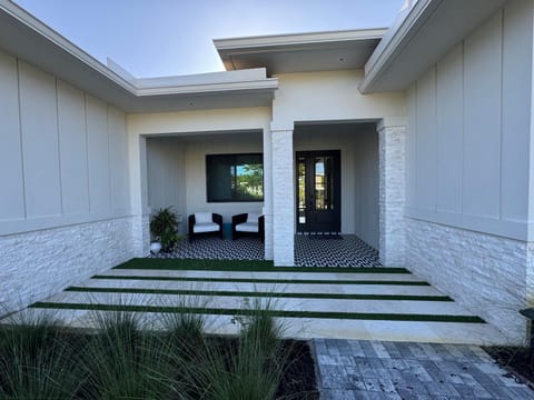 New Villa Near Hardrock Fll Wboating Near Beach House in Lauderdale Isles