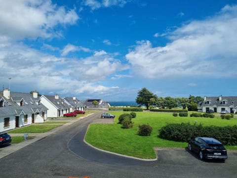A spacious 4-Bed home beside the beach House in Ireland