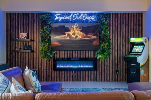 Game Room, TV and multimedia, fireplace