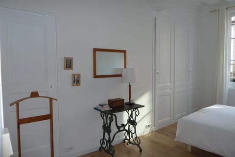 Une Chambre Dans L'atelier De R Bed and Breakfast in Rouen