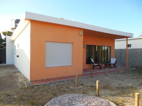 Property building, Facade/entrance, Parking
