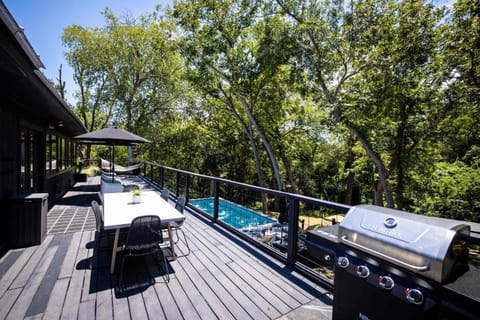 Lake Access Pool Loungers Fire Pit Grill House in McQueeney