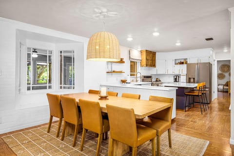 Lake Access Pool Loungers Fire Pit Grill House in McQueeney