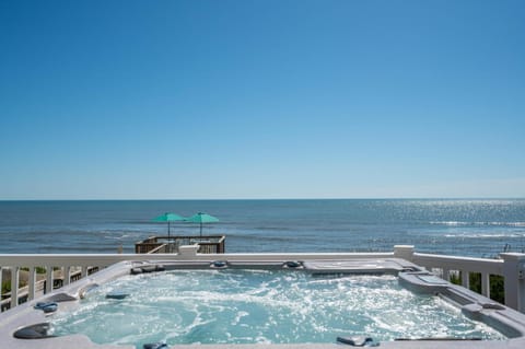 Oceanfront Gem w Pool and Spas GameRm Dune Walkover House in Corolla