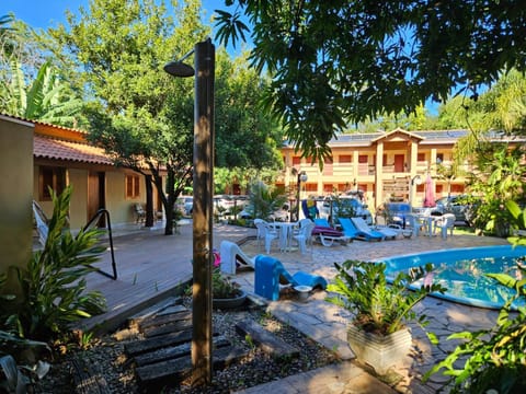 Property building, Patio, Garden, Garden view, Pool view, Swimming pool, Parking, sunbed