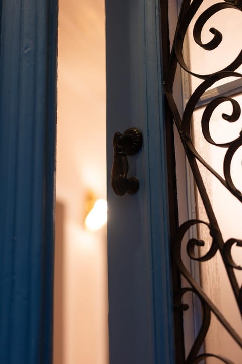 Facade/entrance, Night, Decorative detail