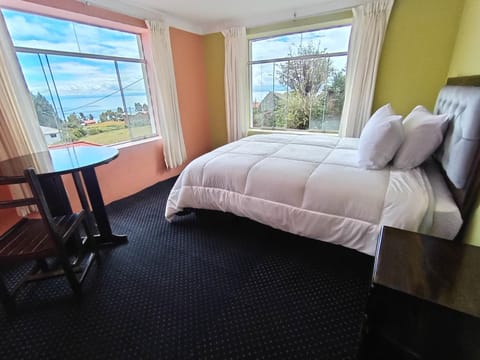 Bed, Natural landscape, Balcony/Terrace, Photo of the whole room, Bedroom, Lake view, towels