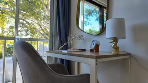 New Lagoon-front townhouse with Marina Day Dreams Key Largo Villa in Key Largo