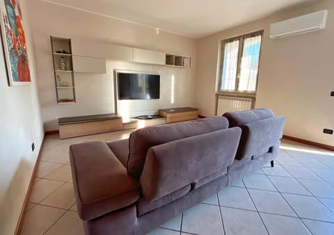 Communal lounge/ TV room, Winter, Summer, TV and multimedia, Living room, Seating area, Evening entertainment, Garden view, Seasons, Inner courtyard view, heating, heating, internet, air conditioner