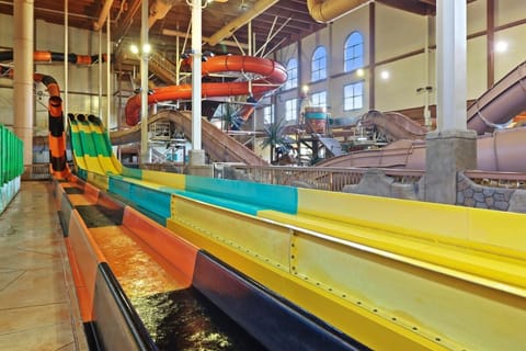 Aqua park, Swimming pool