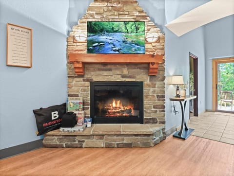 Living room, fireplace