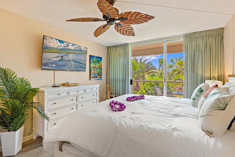 Bed, TV and multimedia, Bedroom