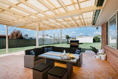 Patio, BBQ facilities