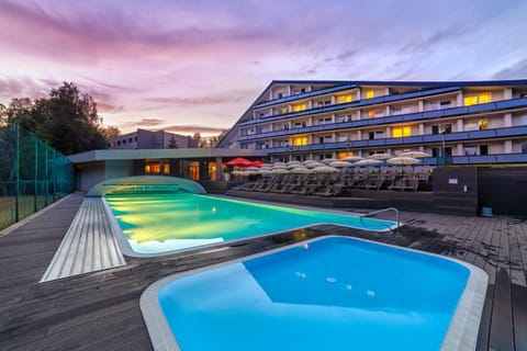 Property building, Pool view, Swimming pool, Swimming pool