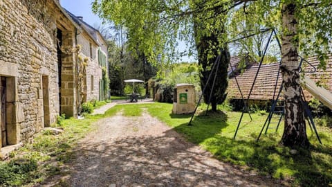 Property building, Garden view