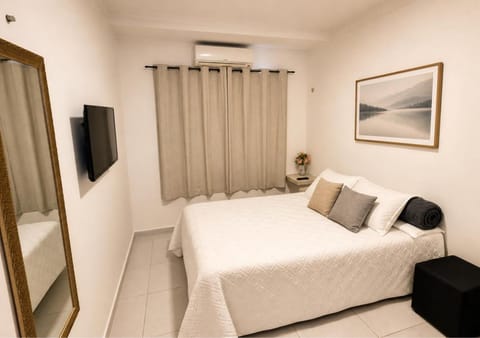 Bed, TV and multimedia, Bedroom, air conditioner