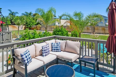Steps to Beach Patio Fire Pit Tropical Oasis House in Crescent Beach