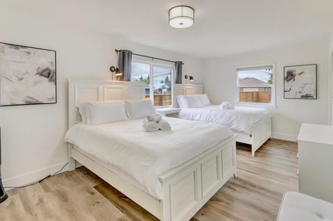 Spacious Comfy Home 2br, 2ba - 9 min to Tacoma Dome House in Tacoma